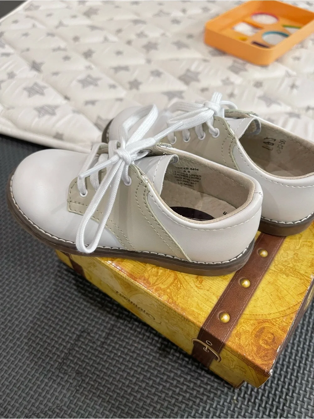 FootMates classic dress